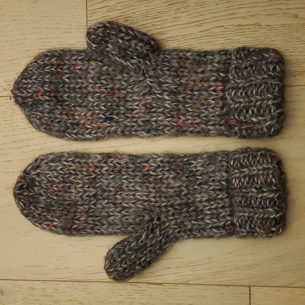ROOTS MITTENS